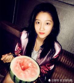 娱乐吃瓜君关晓彤,娱乐圈的“吃瓜”女王,揭秘明星幕后故事